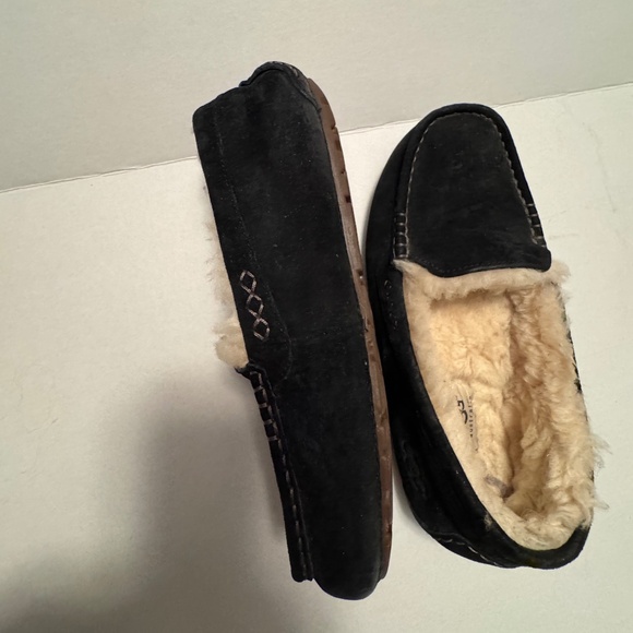 UGG Ansley Slipper Women's Moccasins - Black, US 9 - Picture 7 of 9